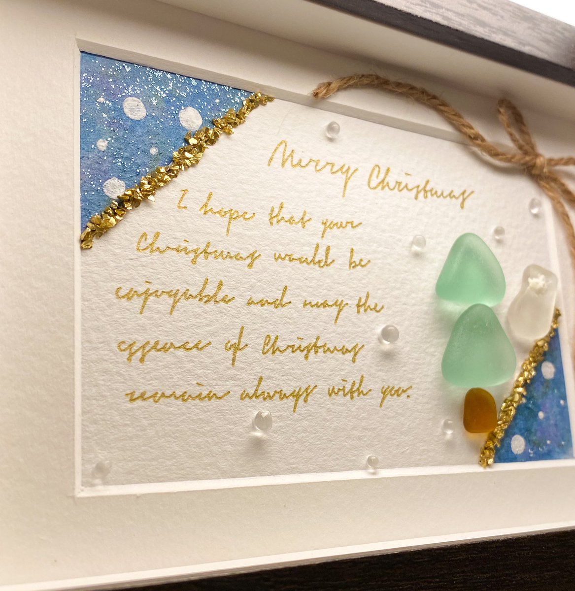 komugi_sea's tweet photo. 本日19:00頃メルカリで新作を販売予定です。クリスマスシリーズ第二弾🎄今回はクリスマスカードのデザインです。とにかく可愛いがいっぱいの作品なのでぜひ見ていただけたら嬉しいです♡
#みんなで楽しむTwitter展覧会 #artillijp #ハンドメイド #ハンドメイド好きな方と繋がりたい #シーグラス https://t.co/LMu4EfG7Vh