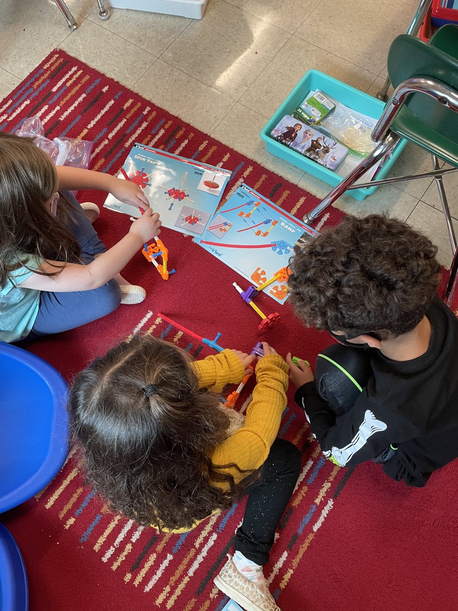 Today kindergarten worked together in science to explore force and motion. They built a swing set and had some time to be creative. ⁦<a href="/fcpsOhEithir/">Lorcán ÓhEithir</a>⁩ ⁦<a href="/CAHicks_AP/">Courtney Hicks</a>⁩  #WhesHeroes, #BelieveAchieveSucceed, #WorkhardKindheart