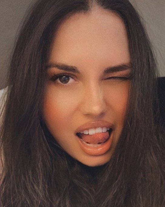 💋🔪🖤 eat your heart out. #spookyszn https://t.co/6o5vCHbPsq<a href="/tag/spookyszn"class="tags">#spookyszn</a>