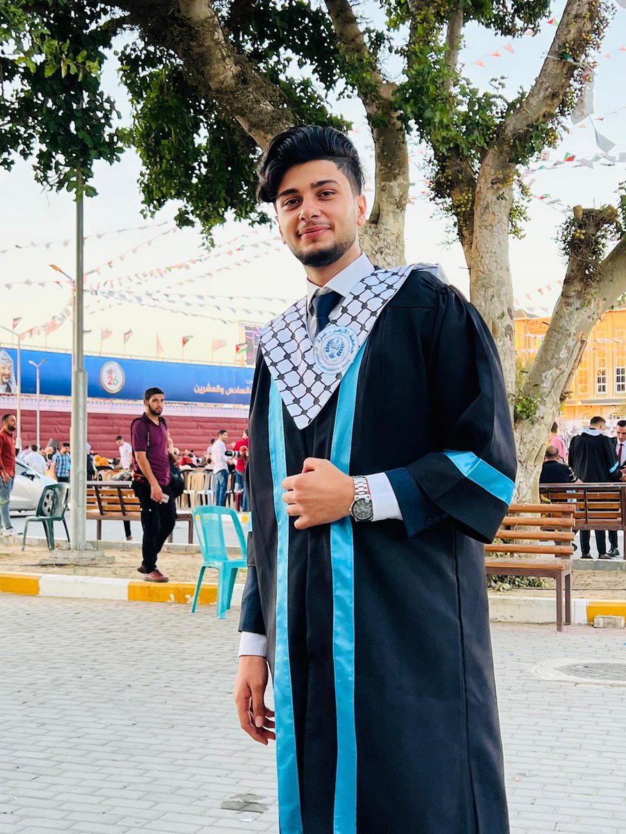 moh_shareif's tweet photo. 10/10/2021 🤍🤍🎓👨‍🎓 https://t.co/hXRNfKS1ZD