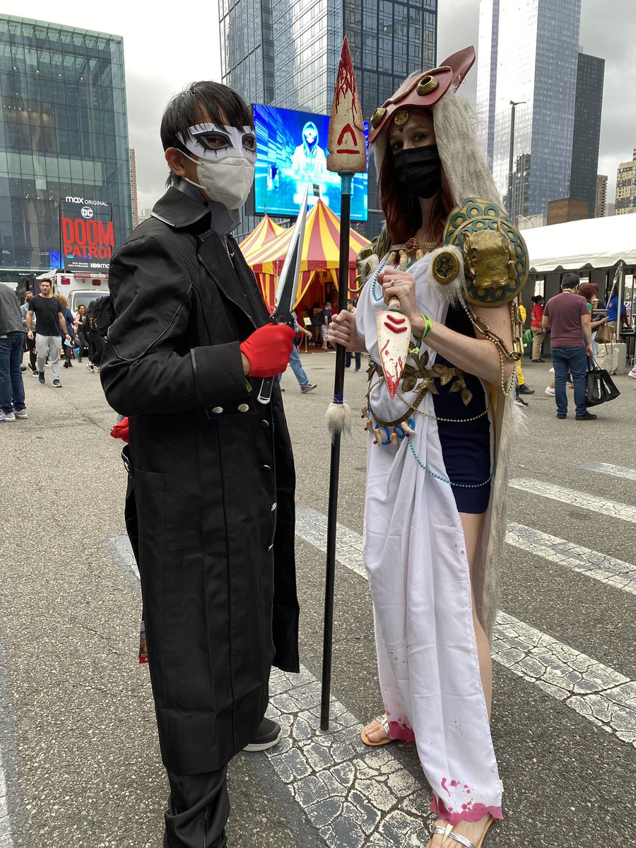 RobHom44's tweet image. It felt so good to be back in the city for #NYCC2021! Glad to have met other cosplayers 🖤♥️ I’m already missing the energy from this weekend 🥺