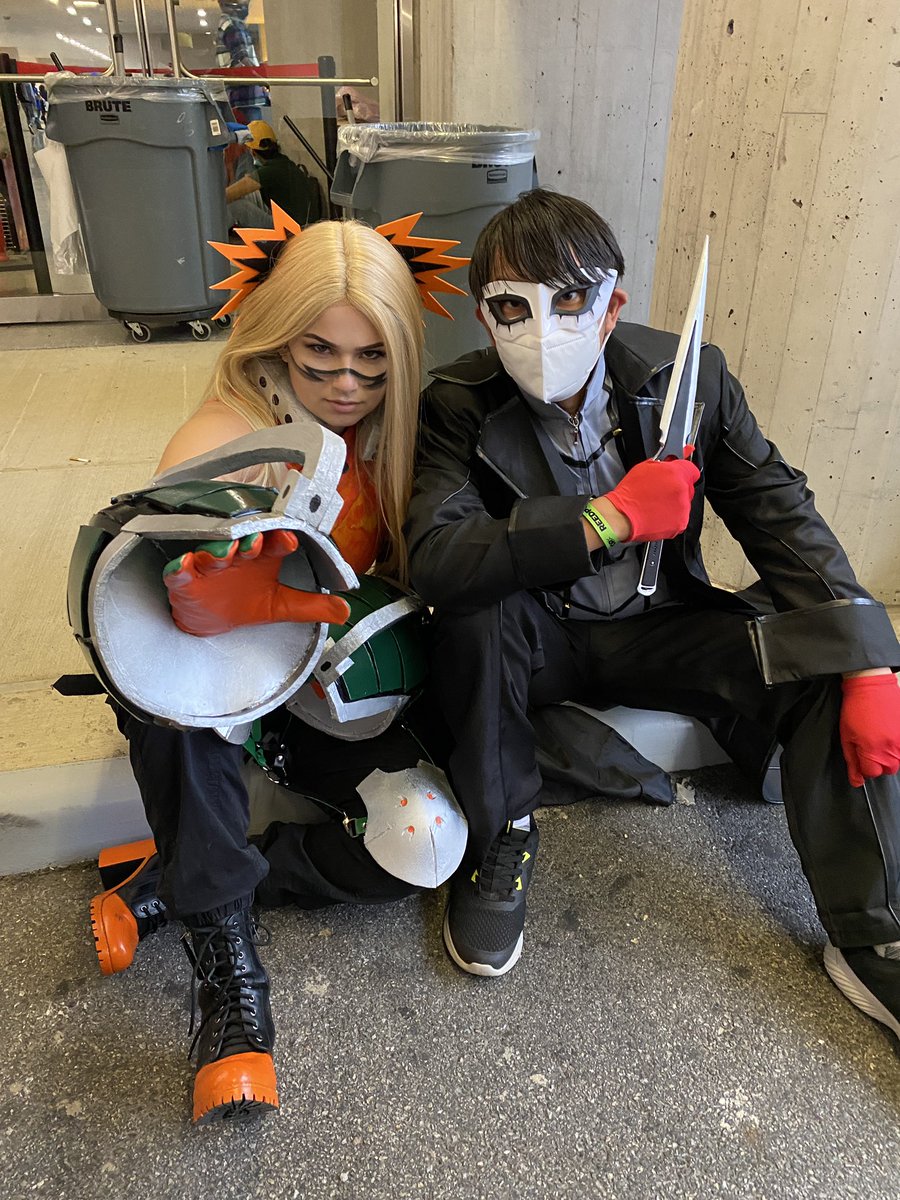 RobHom44's tweet image. It felt so good to be back in the city for #NYCC2021! Glad to have met other cosplayers 🖤♥️ I’m already missing the energy from this weekend 🥺