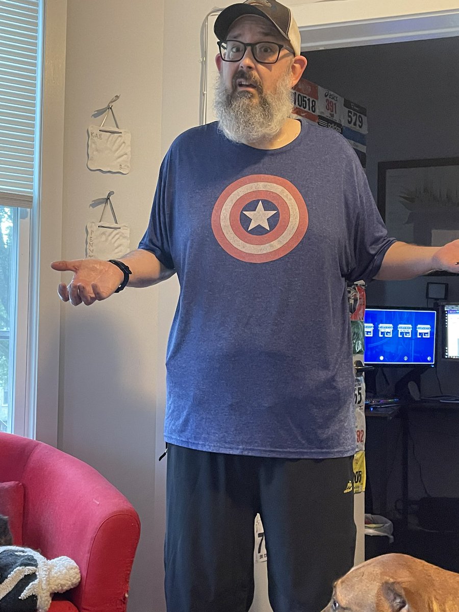 FourthRoomKelly's tweet image. I’m so incredibly proud of @FourthRoomTV for completing the Chicago Marathon yesterday. It wasn’t his first, it wasn’t his fastest, but it is still amazing. He is amazing. 
I am also so thankful for everyone who has supported him in person &amp;amp; virtually, it means everything to us!!