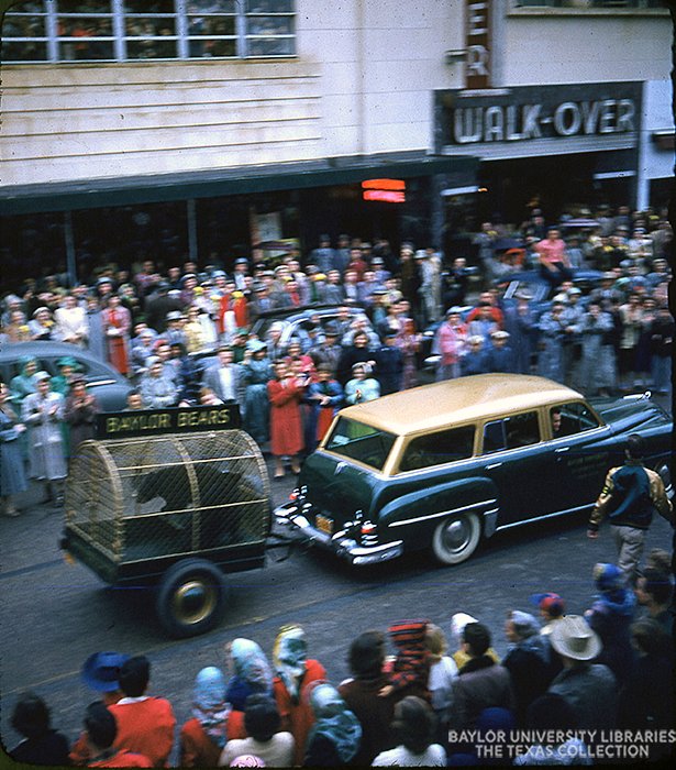 BaylorOH's tweet photo. Today, we look back at Baylor Homecoming 1953, which took place just a few moths after a devastating tornado hit Waco on May 11, 1953. Despite this devastating event, Waco came together for Baylor Homecoming, and @BUFootball even beat the TCU Horned Frogs 25-7. https://t.co/pMPaOoipzN