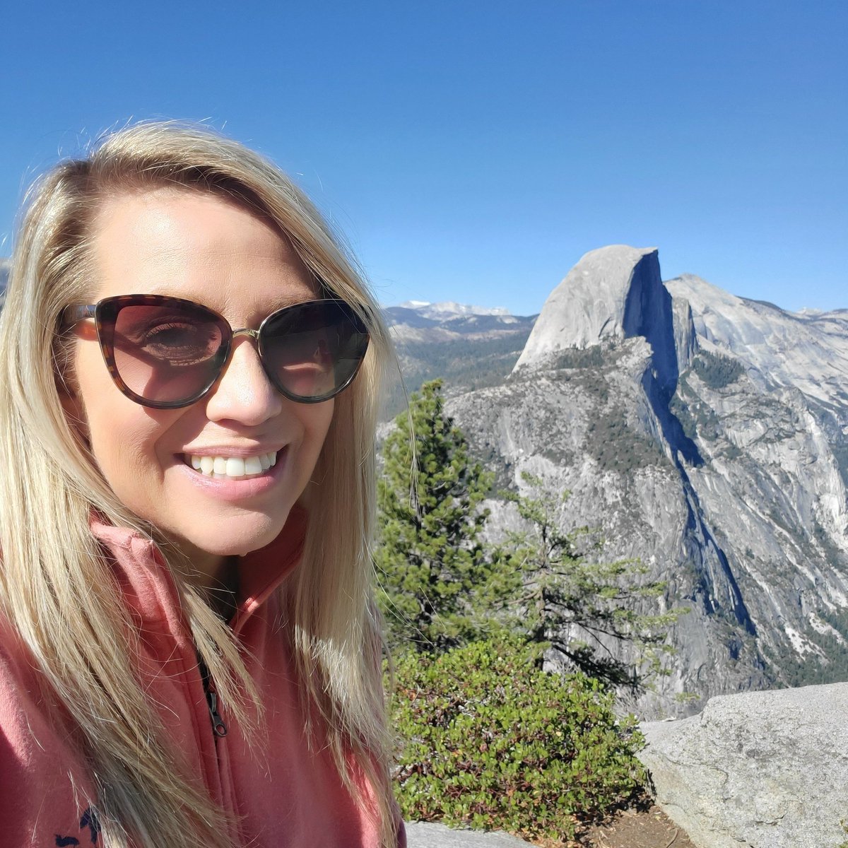 KatieHowland8's tweet photo. Sentinel Dome Hike! I highly recommend...10/10!!! #Yosemite #SentinelDome #California https://t.co/PhZ0Z2lTrr