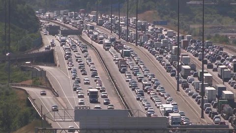 DomeUrdanigo's tweet photo. ¿Sabias que?  La autopista con mayor tráfico, gracias (o por culpa de) los 500.000 vehículos que pasan por la autopista Macdonald-Cartier, en Toronto, esta se ha convertido en la más congestionada del mundo. #DiaMundialDeLaCarretera #WorldRoadDay #Pav2S2021 @carolagordillo_ https://t.co/wmMuN33ZWl