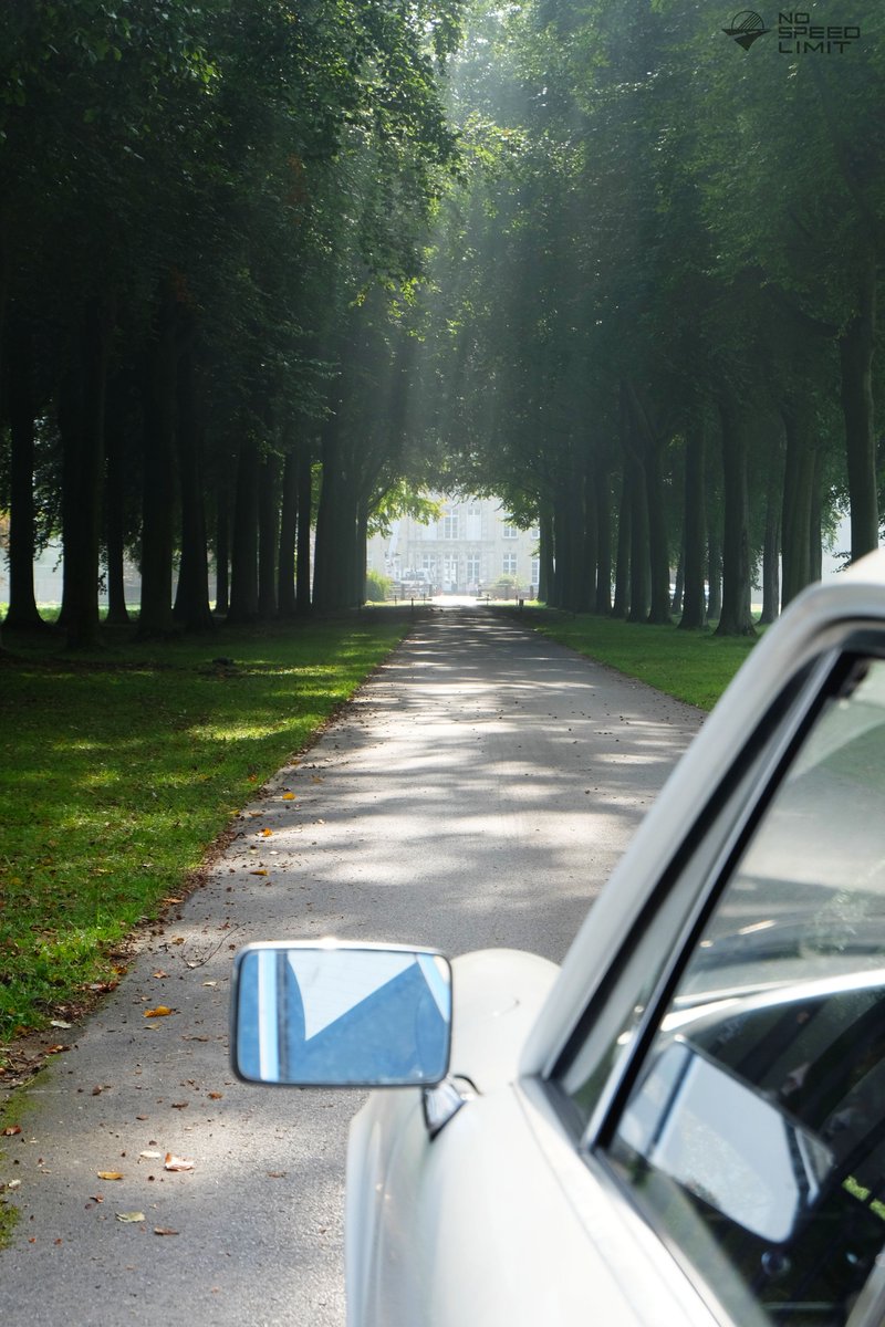 NoSpeedLimit_it's tweet photo. Castles & Woods 2021: #biancaneve #aircooledporsche911 #longhoodporsche911 1973 #porsche91124s #hellelfenbein #lightivory #coolcarinteriors #boxerengine #flatsix #7300rpm #fuchswheels #porschemaniac #thereisnosubstitute
For more: https://t.co/EnwwziphPz https://t.co/nkjR8v9PFK