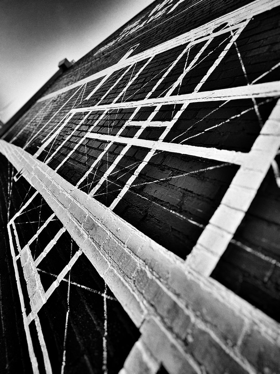 BrickmobBrickUp's tweet photo. So. Many. Straight. Lines.

#PainterProblems
#HandPainted #mural #blueprint #StreetArt #BrickmobBrickUp #brickmob https://t.co/JM17UVgIoW