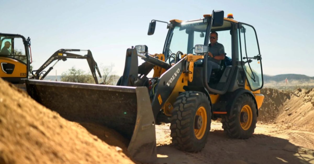 In light of their announcement in 2019 to stop the manufacture of diesel engine-based equipment, <a href="/VolvoCEGlobal/">Volvo CE</a> are showcasing a new range of electric equipment in advance of its full rollout next year.

Read more via <a href="/ElectrekCo/">Electrek.co</a>: hubs.la/H0Z5GQg0