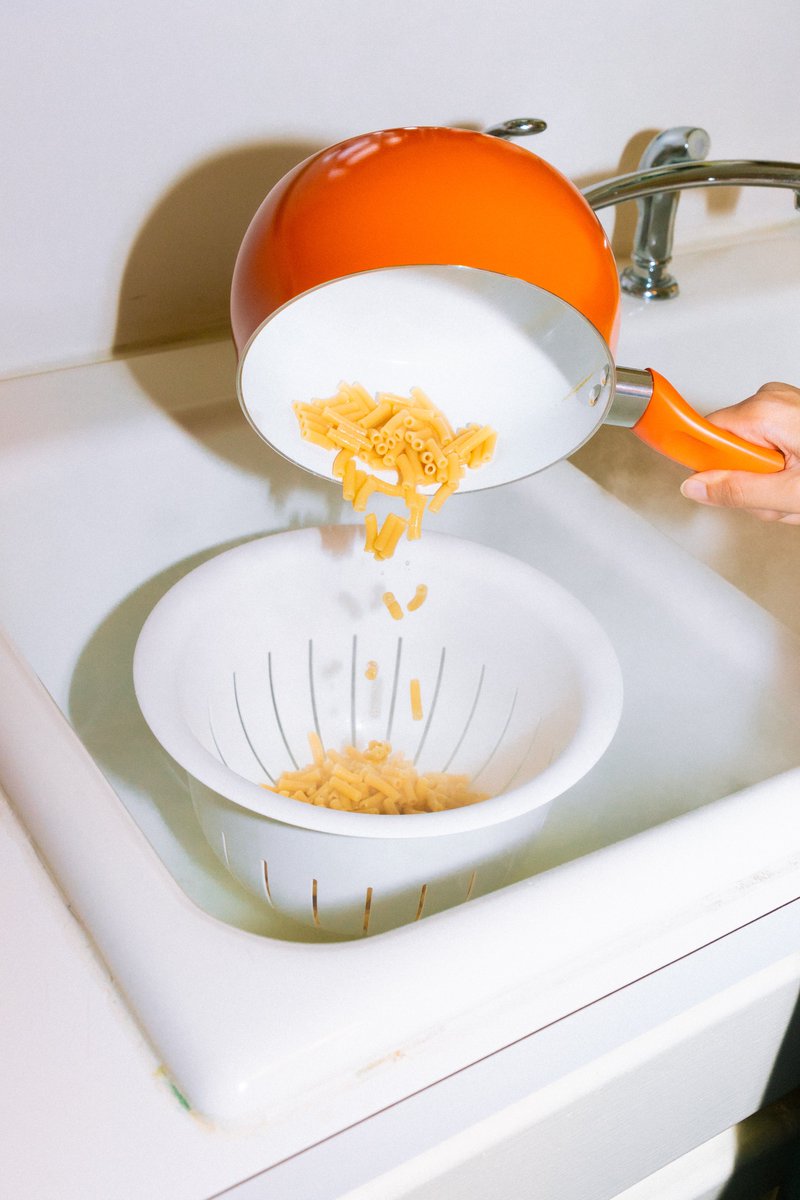 howdydohannah's tweet photo. sneak peek of a mac and cheese shoot ✨😋 https://t.co/bBLS1mIVC0