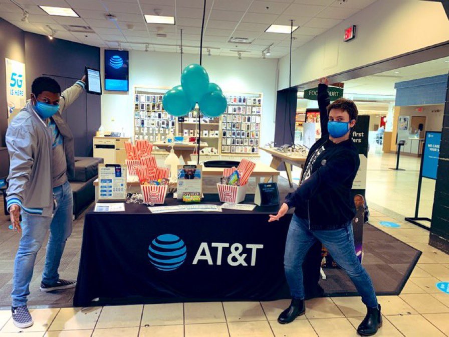 justinyaras's tweet photo. Today’s my 3 year anniversary at @ATT . It’s been an amazing 3 years and I can’t wait to have many more! #ohpa #teamdream #lifeatatt #teampurplerain #teamfire https://t.co/gyqhaqXWnX