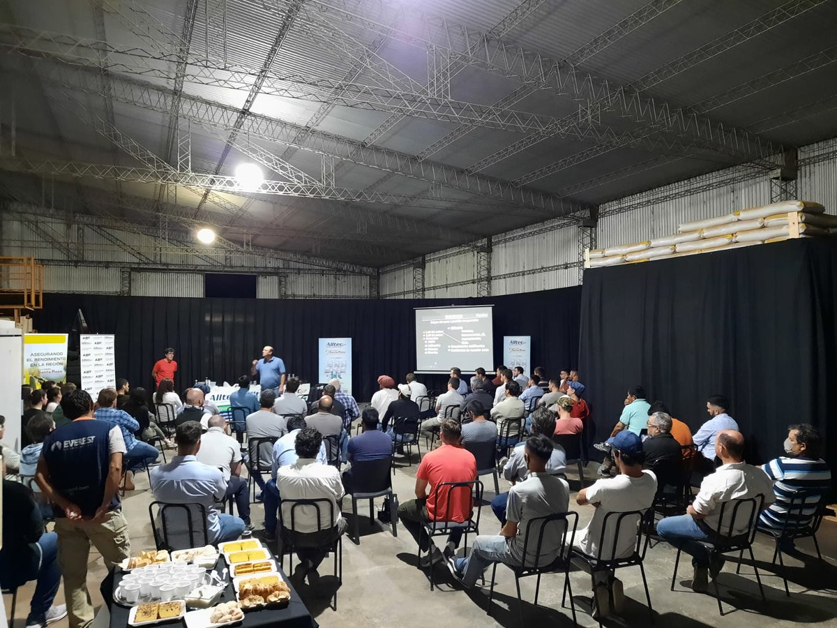 AlltecBIO's tweet photo. Tremenda charla técnica compartida días atrás con los genios de @cachademeterlab y @demeterlab1 de #DemeterLab 🧪🎯 en Bandera - Santiago del Estero.
Agradecemos a todos los presentes! 👏👏
#adyuvantespremium #agrotecnologia #agroaplicaciones https://t.co/kHVjzB0a87