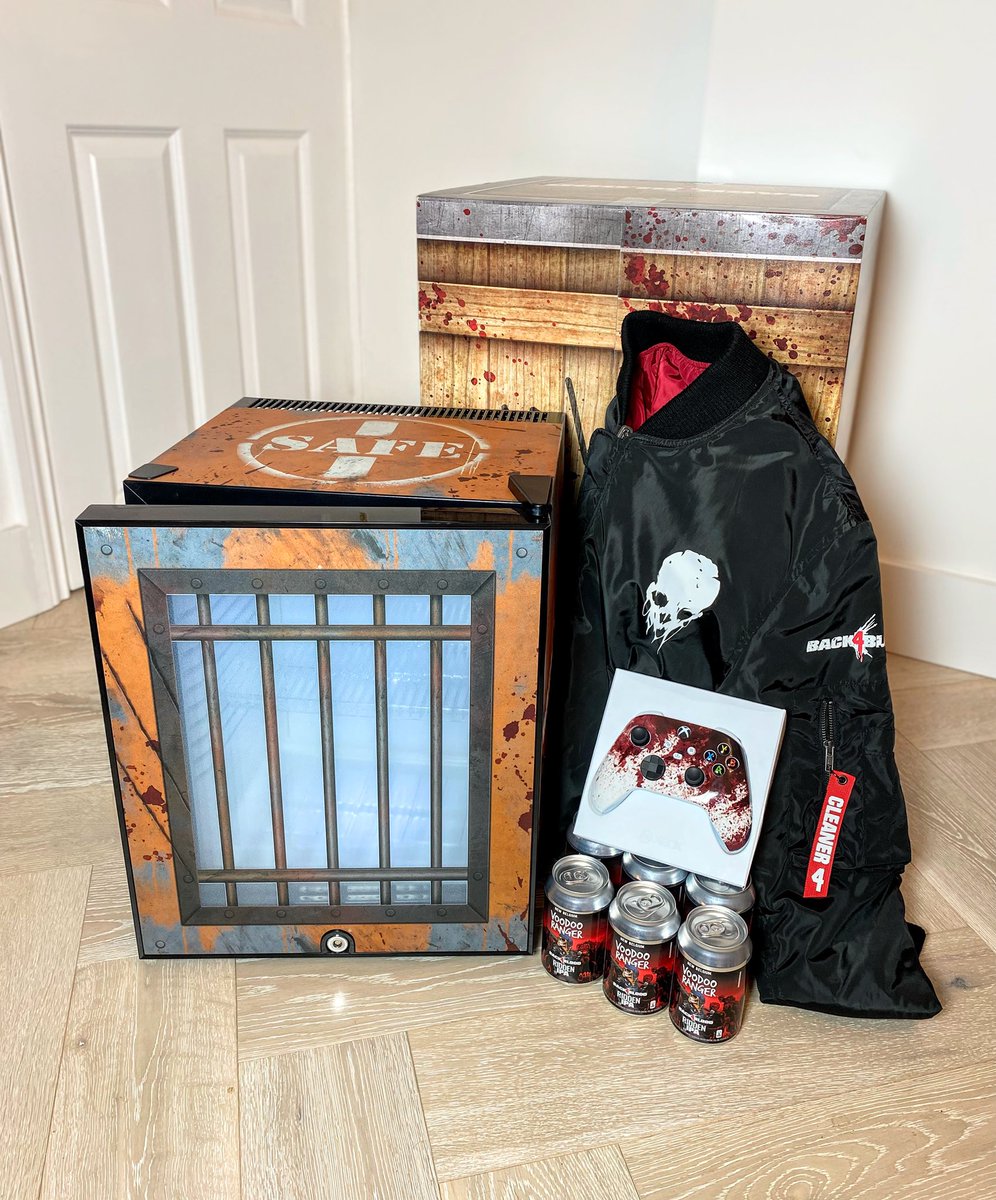 ElleOsiliWood's tweet image. Okay, this mini-fridge disguised as a safe has to be one of the coolest things I’ve ever been sent - quite literally! Thank you @back4blood 🩸