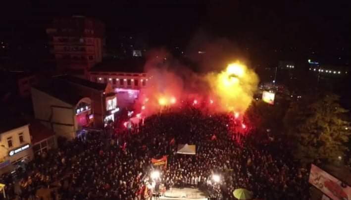 Apetitlija's tweet photo. Прилеп во пламен!!!
Победа во прв круг!!!
Прилеп е ВМРОВСКИ ГРАД!!!
⚫🇲🇰🔴🇲🇰⚫🇲🇰🔴🇲🇰⚫ https://t.co/BXapkagZL3