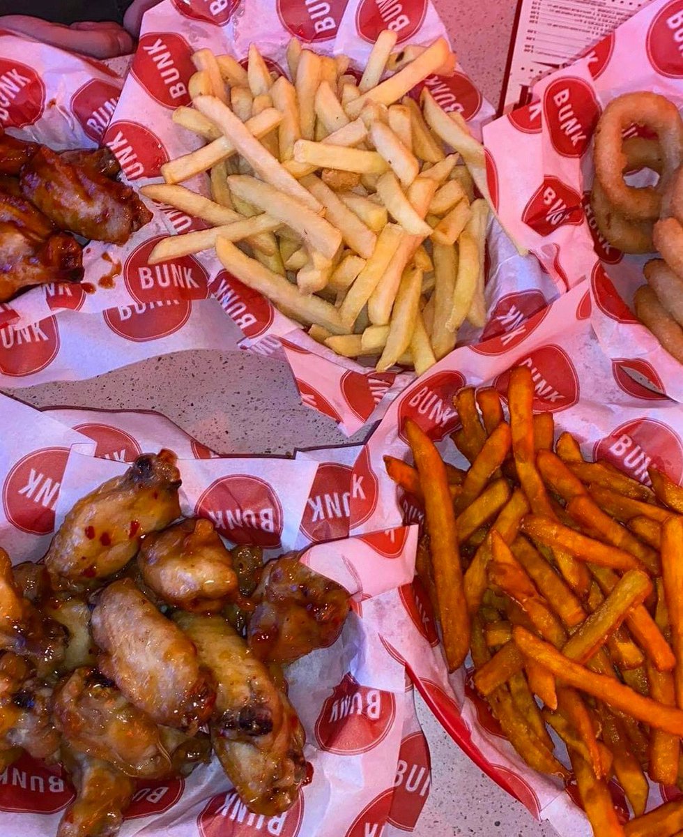bunkwings's tweet photo. 1/3rd OFF WINGS BEFORE 10PM  Enjoy a 3rd off our wings complete with 13 seasonings and sauces 7 days a week at Bunk! 🍗 https://t.co/E4zBGmn9cQ