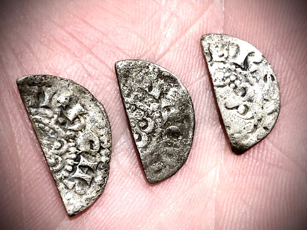 metaldetecting2's tweet image. Hammered hat-trick today but how odd, all three were cut halves!