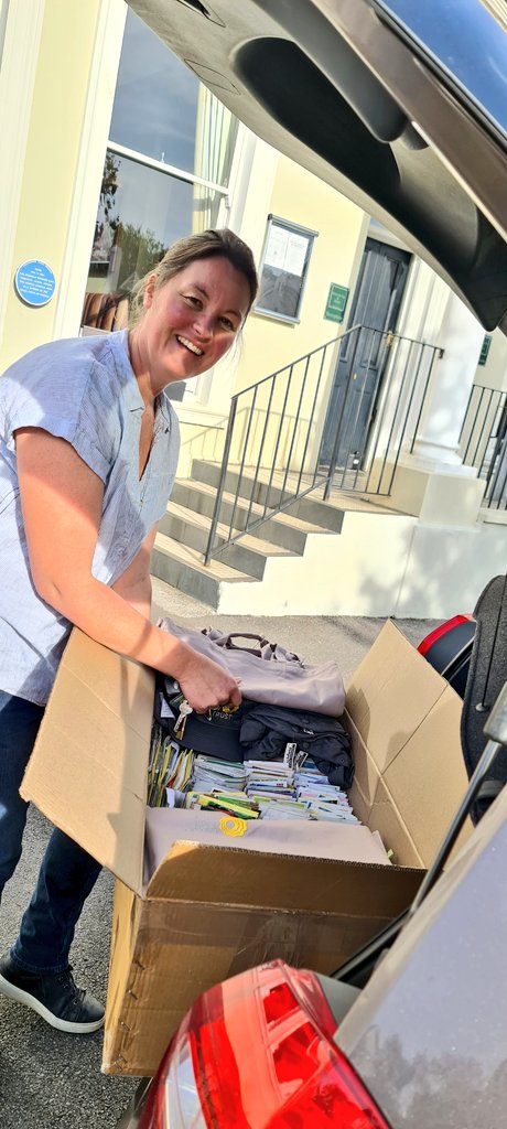 OnjaliRauf's tweet photo. You know that person who goes the extra 55,000 miles? No? Meet Jennie of @LemonTreeTrust, who drove a gajillion miles to @CheltLitFest today to donate 2,000 (🙉) seed packs for the children of Dunkirk &amp; @walkwithamal. Cannot WAIT to take these out this Friday🎒 #RefugeesWelcome https://t.co/Jq042YLkeU