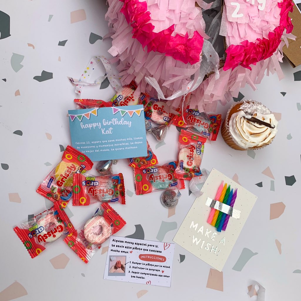 Reneesintilde's tweet photo. HOLA HOLAAAAA! Una vez más vengo a compartir mi emprendimiento (de eso vivo, apóyenme) les agradecería mucho si lo siguen!! Tengo regalos bonitos 🥰🌟 https://t.co/CmxUDPNxJm https://t.co/EFiyJ2lDWQ
