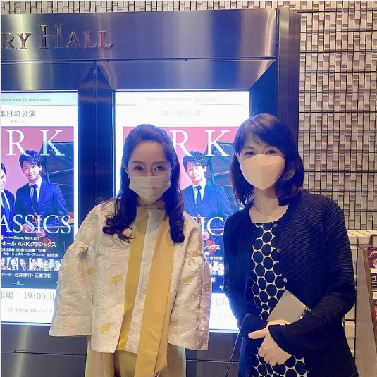 mlliu2006's tweet photo. Instagram from 辻井いつ子さん(辻井伸行 の母) https://t.co/U3wt8JRQkh
"ARKクラッシックス最終日🎶
バイオリニストで
今回は指揮者としても大活躍の三浦文彰さんのお母様と😍母同士も仲良しで
す❣️晴天に恵まれ��4日間沢山のお客様がいらして下さり感謝致します" https://t.co/uttm5eLFOn