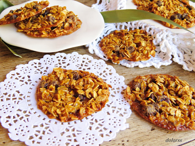 RT @ladolorss Galletas de copos de avena y chocolate tinyurl.com/yewbrdgb