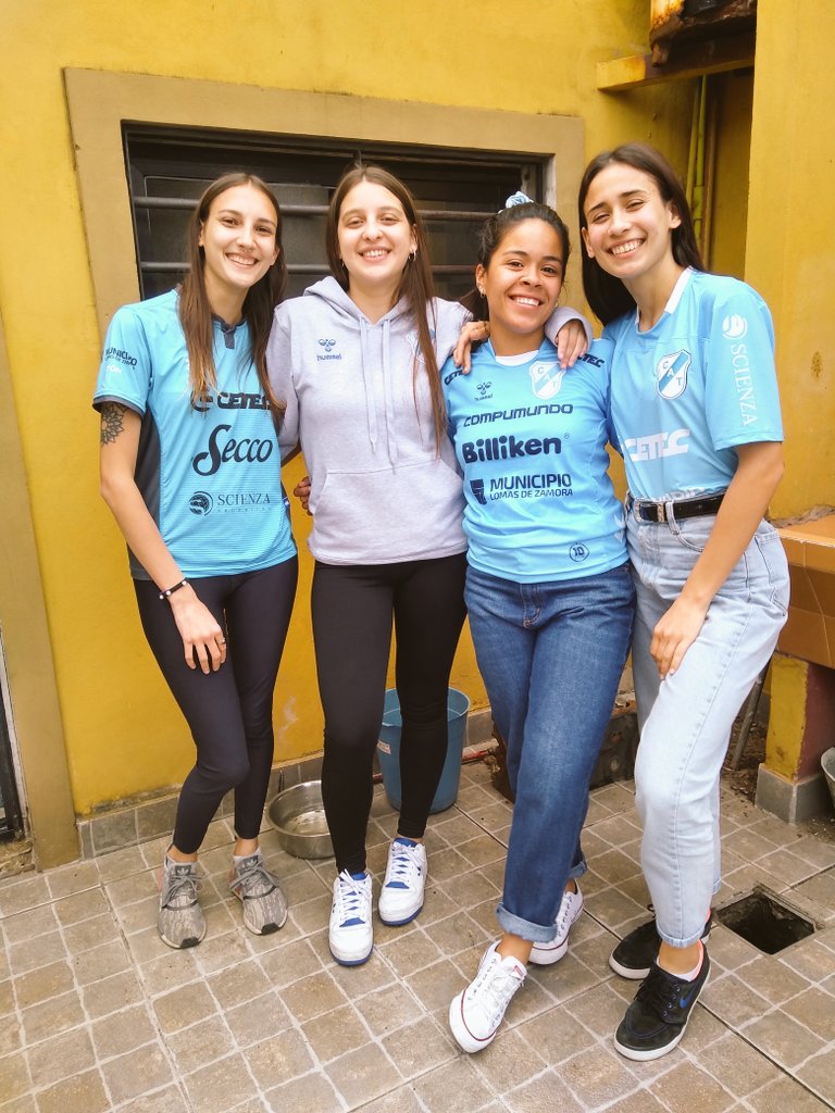 Volvemos a la cancha 💙💙💙 Aguanten estas pibas y Temperley!