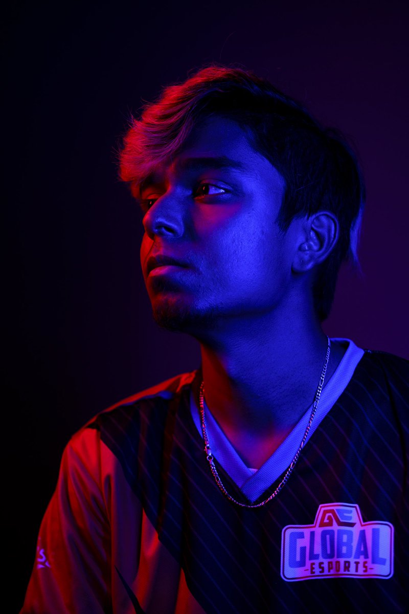 irushi's tweet photo. Happy birthday @skrossigg what a day to show the world what we can do ❤️❤️ #GeFighting https://t.co/9Twy2MrOBI