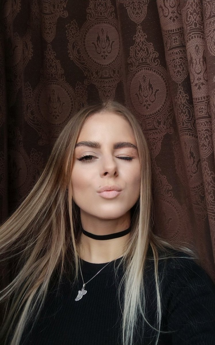 LisaEmberOF's tweet photo. I love funny jokes, laughing to tears 😂people's sense of humor is priceless 😀

#onlyfans #onlyfansgirl https://t.co/PxRgHhFL06
