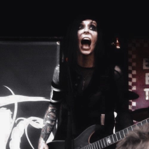 miwthreads's tweet image. 𝐫𝐢𝐜𝐤𝐲 𝐱