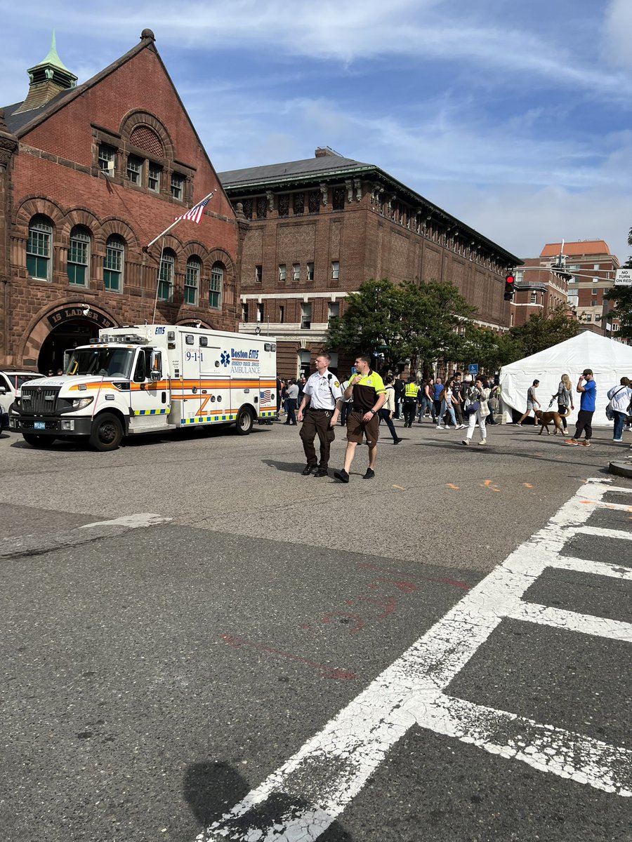 Jackielcano's tweet photo. Taking every opportunity to educate our first responders about FirstNet🚒. Thank you Engine 33 for inviting us over today🔥🔥#FirstNet #BostonMarathon #TeamBaez @TheRealOurNE @keroninc @JPotter24 @BaezYasmine https://t.co/Ufiw3RewwM