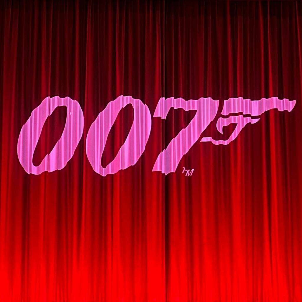 decoyotis's tweet photo. 007 https://t.co/FeyMUiHqSL https://t.co/6cylWnT7FR