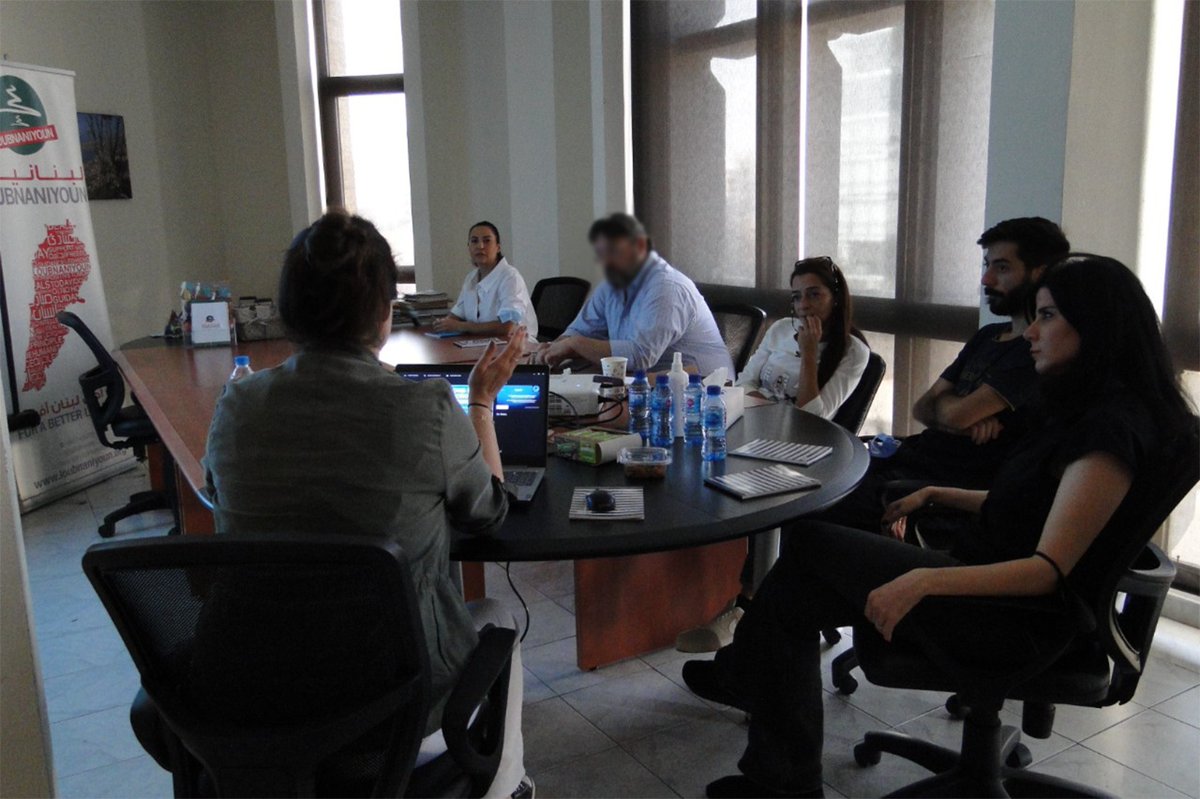Loubnaniyoun's tweet photo. Loubnaniyoun during the first training getting ready for the Covid 19 Awareness Campaign with MedGlobal
#medglobal #loubnaniyoun
#healthcare
#covid19
#awarenesscampaign
#socialcare https://t.co/g07gqQO62M