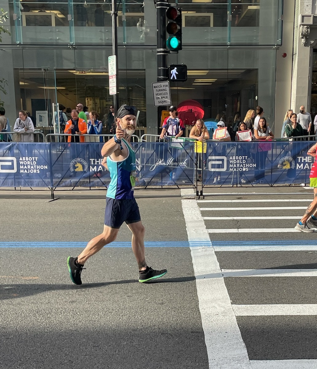 southshorehosp's tweet photo. Congratulations to Kerri Campbell and Jay Small! #TeamSSH #RunningAsOne #BostonMarathon #JohnHancock https://t.co/veB6IdBnj0