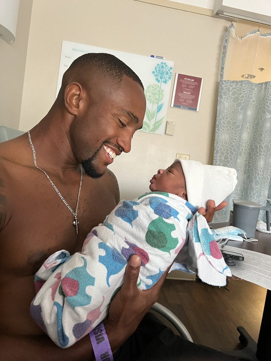 CoachButler42's tweet photo. On September 30th we welcomed Jaxson Nolan Butler to the fam! S/O to @chantee_08 for absolutely dominating pregnancy &amp; Labor. Thank you God for my amazing family. 🙏🏾 https://t.co/6EIiGxe4C9