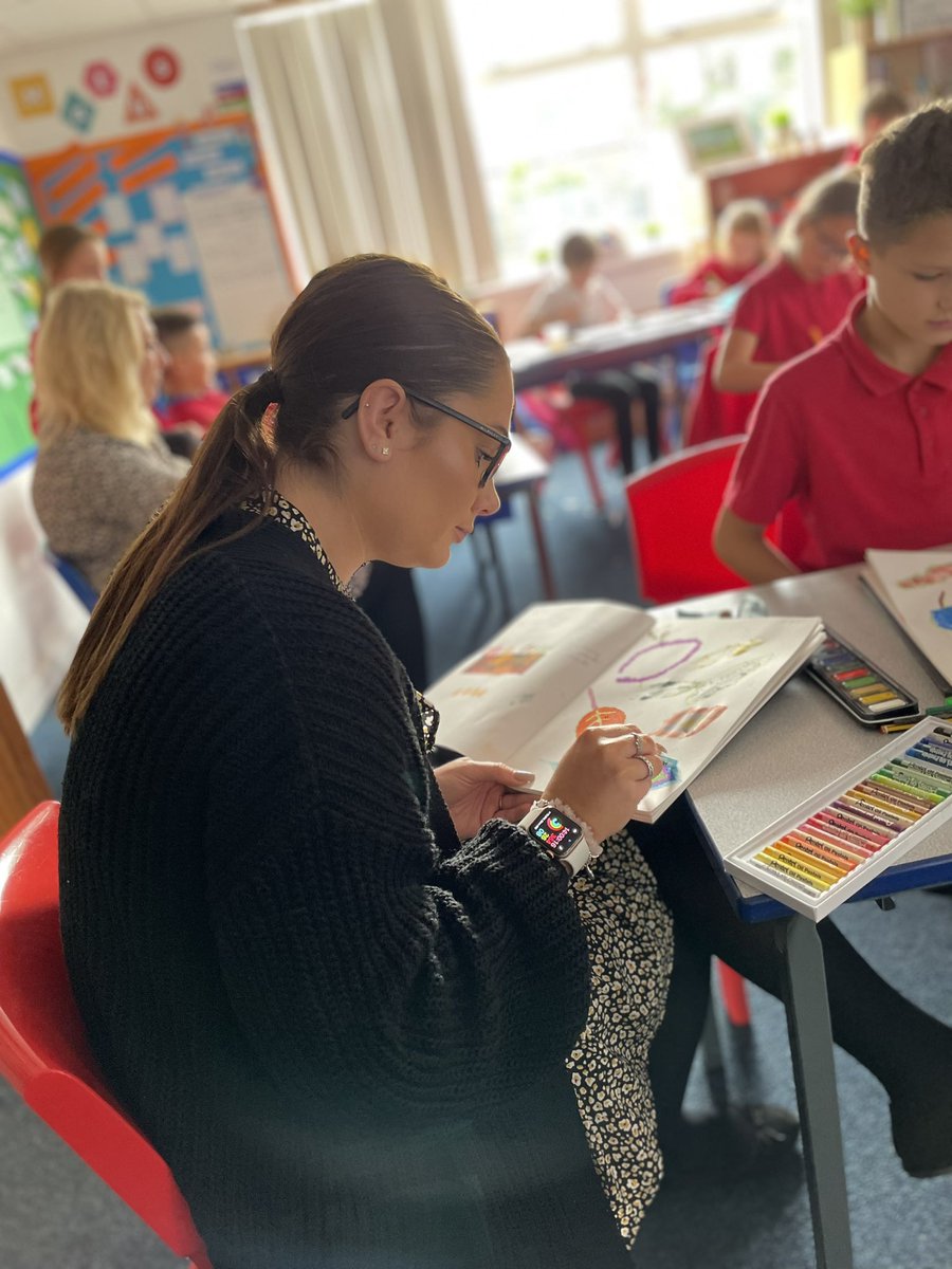 MrsKBusby1's tweet photo. Everyone got so involved in their leaf-inspired experimentation session in art today…even Miss Watson ❤️ @AlthorpeKeadby https://t.co/s9zLfYX2us