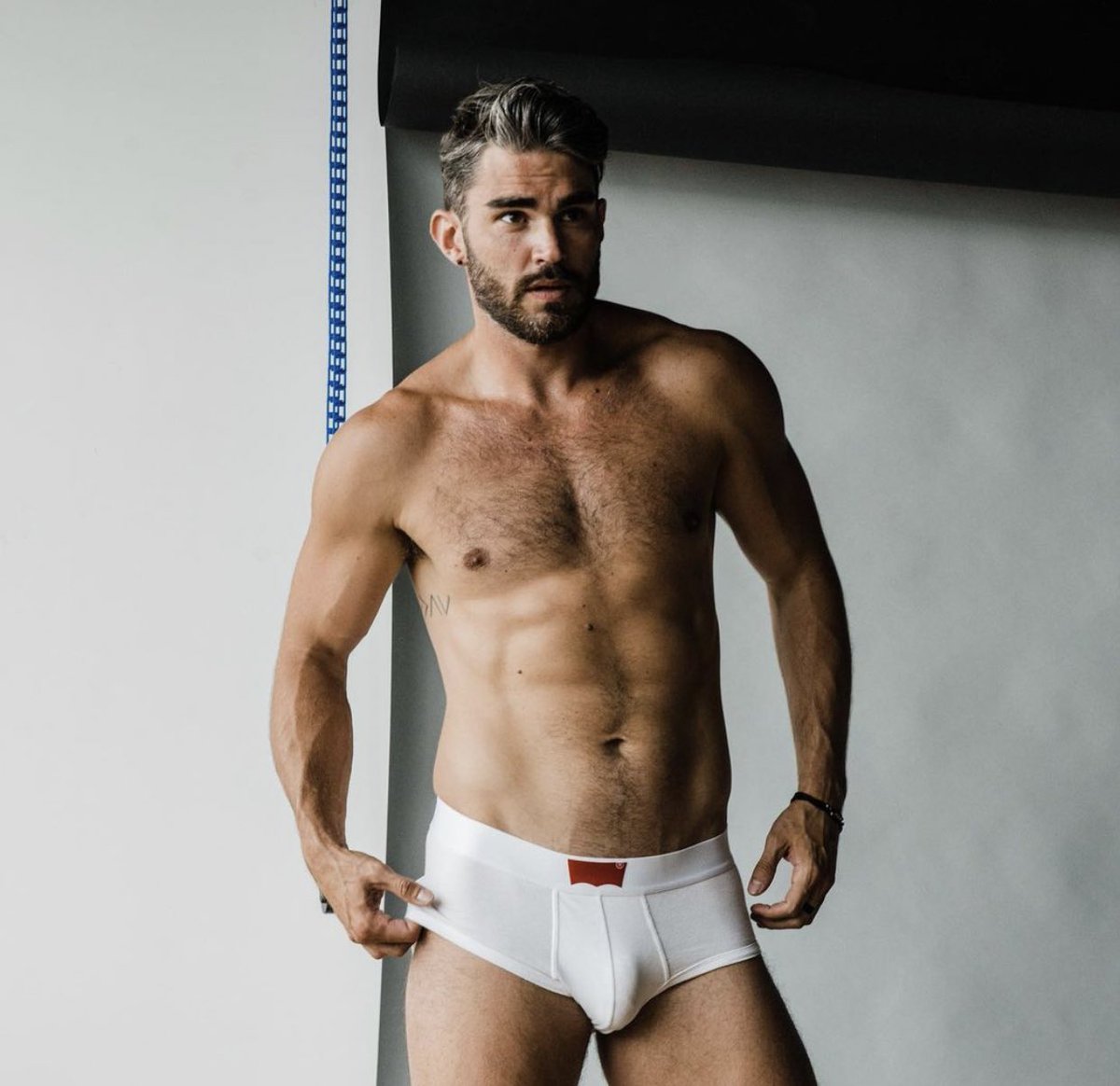 𝙀𝙧𝙤𝙨 𝙃𝙖𝙡𝙚 (@purebloodhale) on Twitter photo 