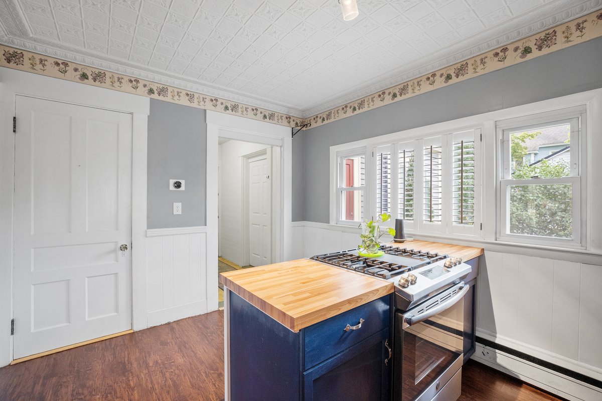 WolfReel's tweet photo. Home Crush Mondays!

#allanwolf #wolfreel #interiordesign #architecture #dreamhome #homedecor #commercialphotography #NHrealestate #NHrealty #newhampshire #VisitNH #homedecor #branding #brandingphotography https://t.co/gQR1da3RgN