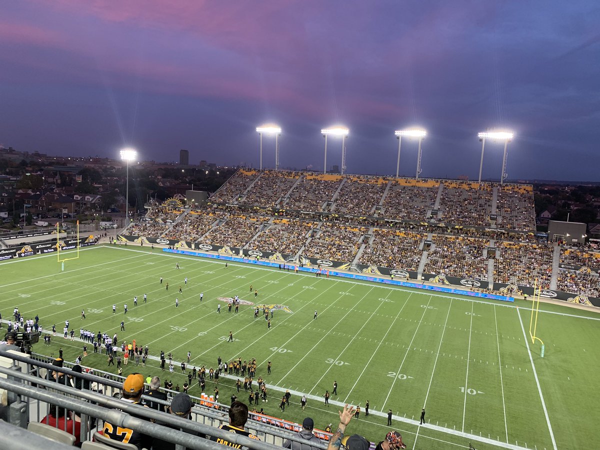 How can you not love Canadian football #cfl