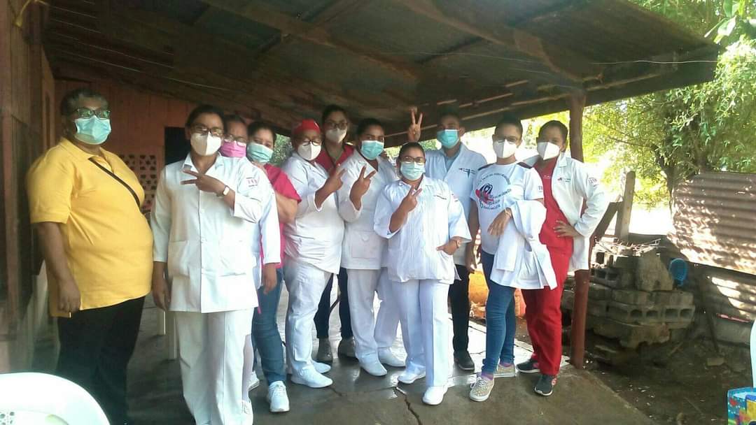 SanchezZucelly's tweet photo. #Nicaragua #11de octubre se llevo a cabo mi hospitalito en mi comunidad con especialistas del hospital Bertha Calderón en el barrio DomitilaLugo gracias a la restitución de derecho a la salud que ofrece nuestro buen gobierno sandinista.
#TodosJuntosVamosAdelante https://t.co/d0ul5Hnkd0