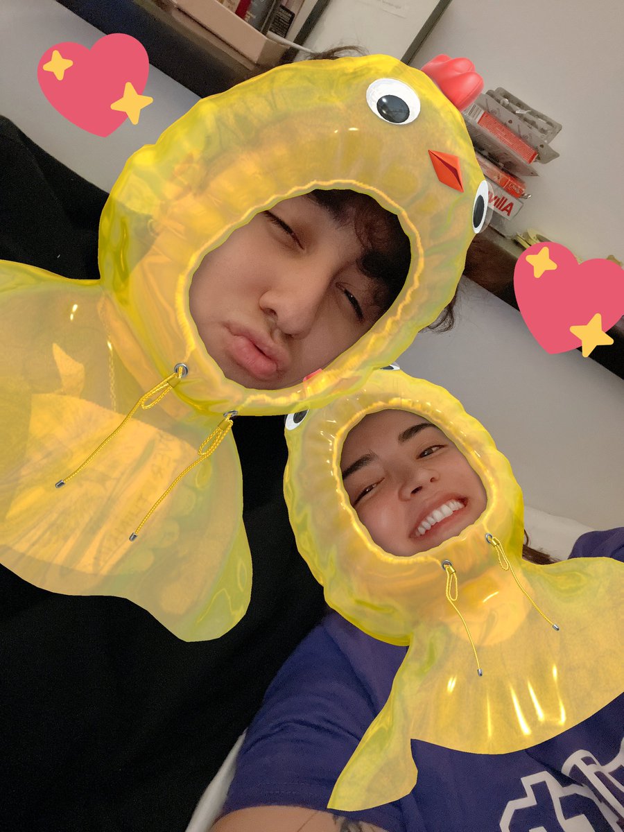 Puvloeng's tweet photo. @Puvlo69 @Caprimint Te extraño ❤️ I miss you saying Can I put my finger in your bootie? 🥺 https://t.co/pLCJUZE5d0