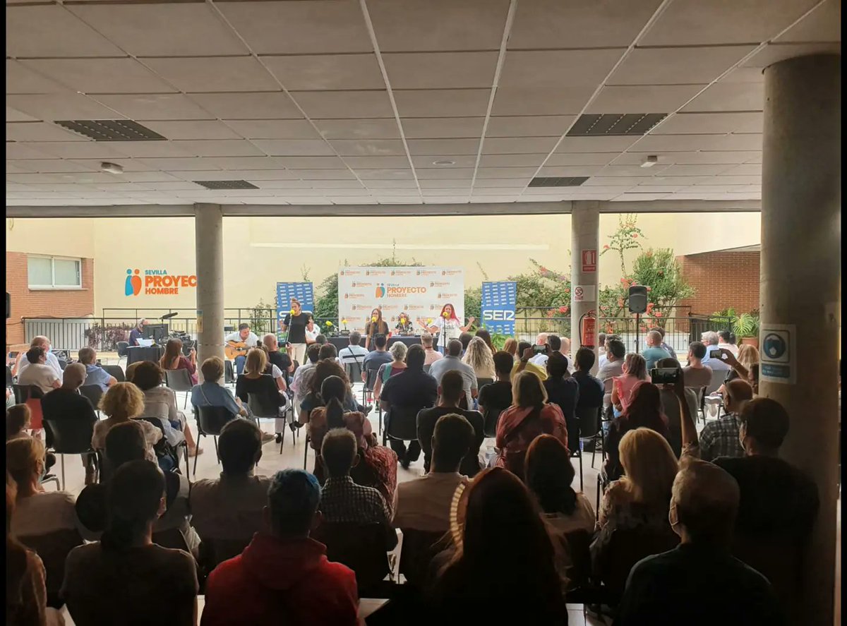 rancio's tweet photo. Para todos los que hacemos @radionopuedeser y @RadioSevilla fue un orgullo hacer el programa por el 30 aniversario de una asociación que ayuda a tantas personas como @phombresevilla. Si crees que lo puedes necesitar, pídeles ayuda porque son maravillosos https://t.co/0uoLb5HCjj