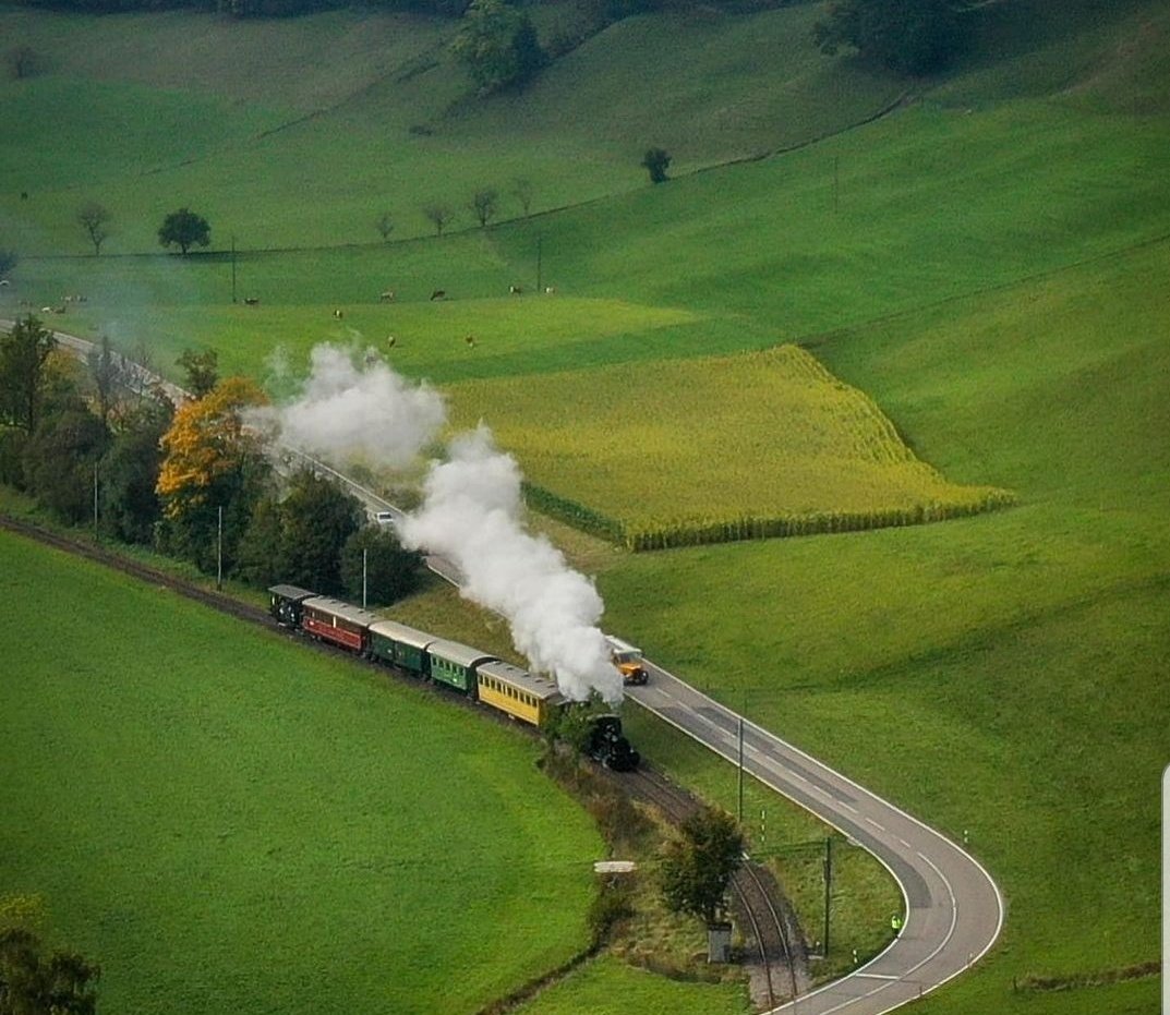 janick_klossner's tweet photo. Noch von Gestern.
Die letzte Saisonfahrt der @Emmentalbahn.
#emmentalbahn https://t.co/Wer51553vz