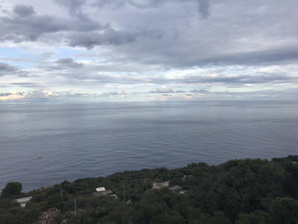 iosonoMG's tweet photo. In un colpo d’occhio #Othoni, #Corfù e #Albania. In foto sfuocate, ma di persona un’emozione che dagli occhi arriva al #cervello. E ripenso a quando volevo attraversare a nuoto il Canale d’#Otranto! Folle! https://t.co/yWhOwS8lvr
