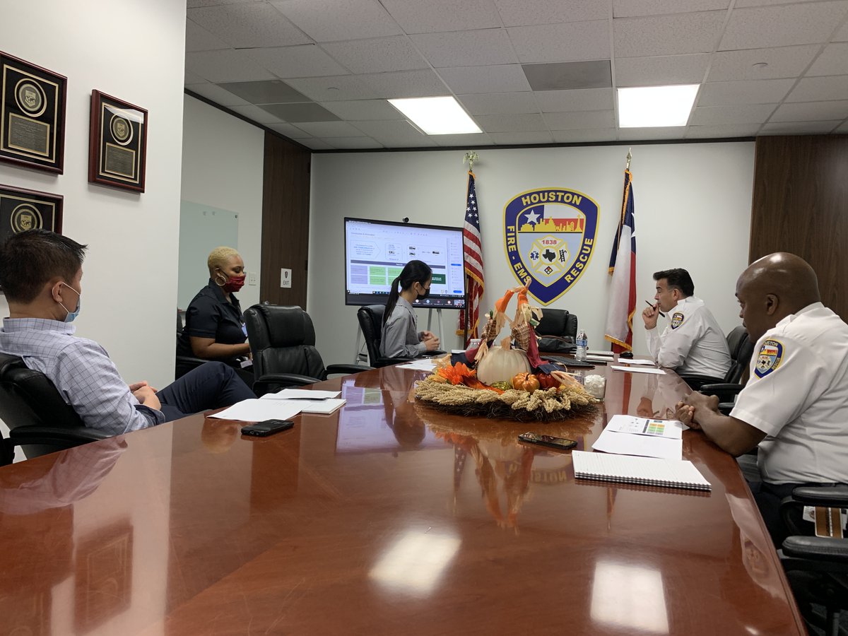 Rice_D2KLab's tweet photo. Optimize Houston's emergency response fleet: @RiceUniversity #D2KLab student Claire Wang (CAAM '22) presented the results of her team's D2K Capstone project to Houston Fire Chiefs. Read more: https://t.co/JCOwisoxrA https://t.co/Esd8ud7SFC