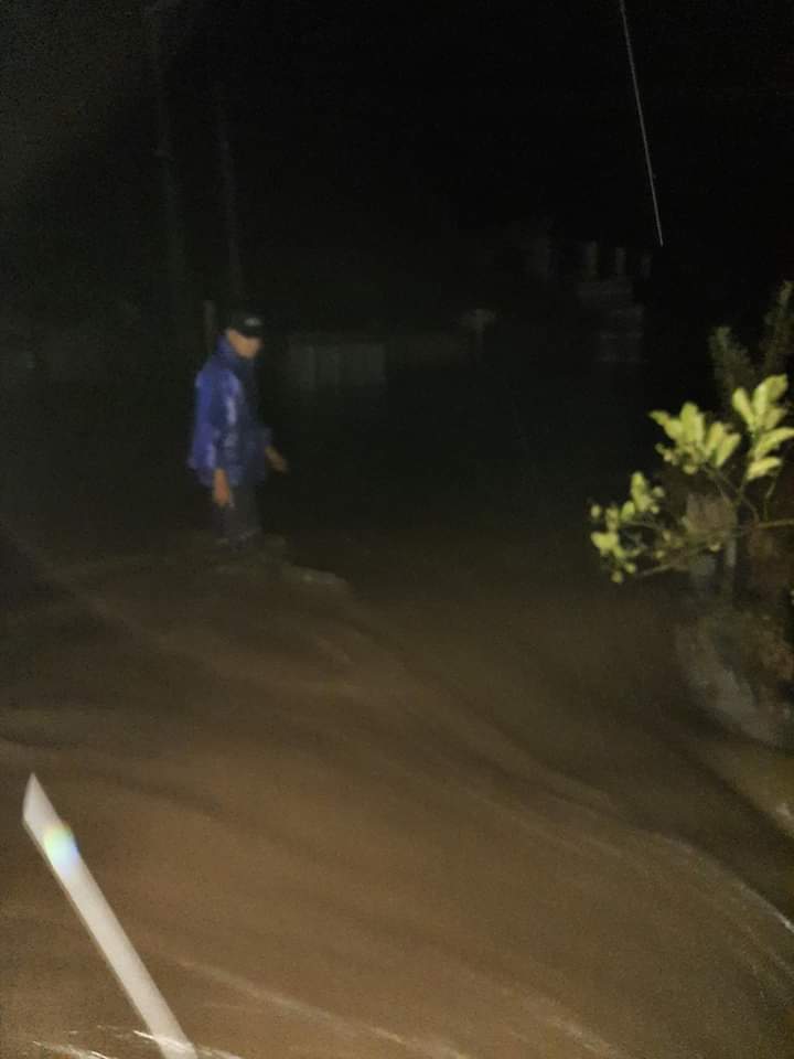 subcubnot's tweet image. #LaUnionNeedsHelp
#BenguetNeedsHelp
#DownstreamNeedsHelp
#RescuePH
#MaringPH 
#FloodPH

photo credits to the rightful owners.