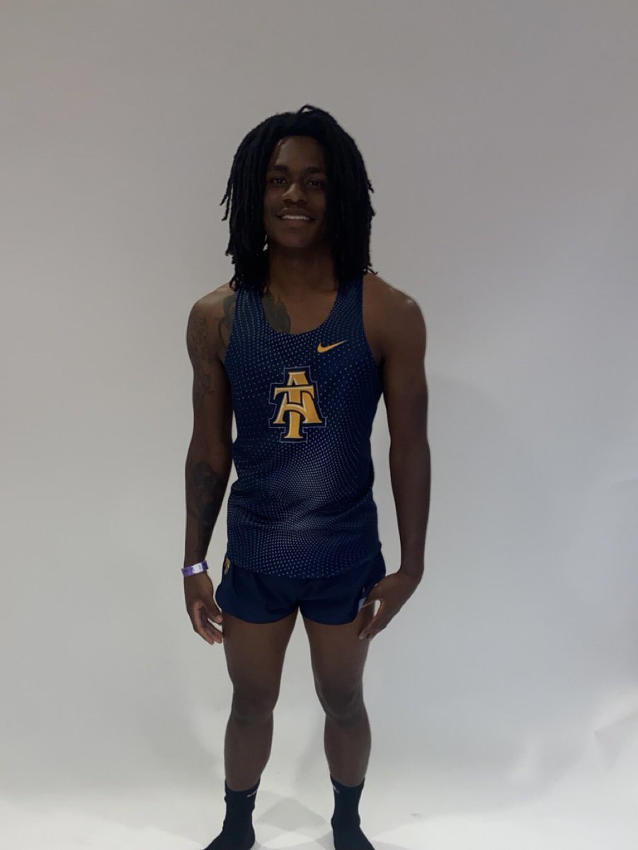 JaylenBoudreau1's tweet photo. Had a GREAT first track visit @ncatsuaggies 🐶💙💛 @CaneBayCobrasFB @CaneCobra @CobraTrack https://t.co/yNOoygEH5J