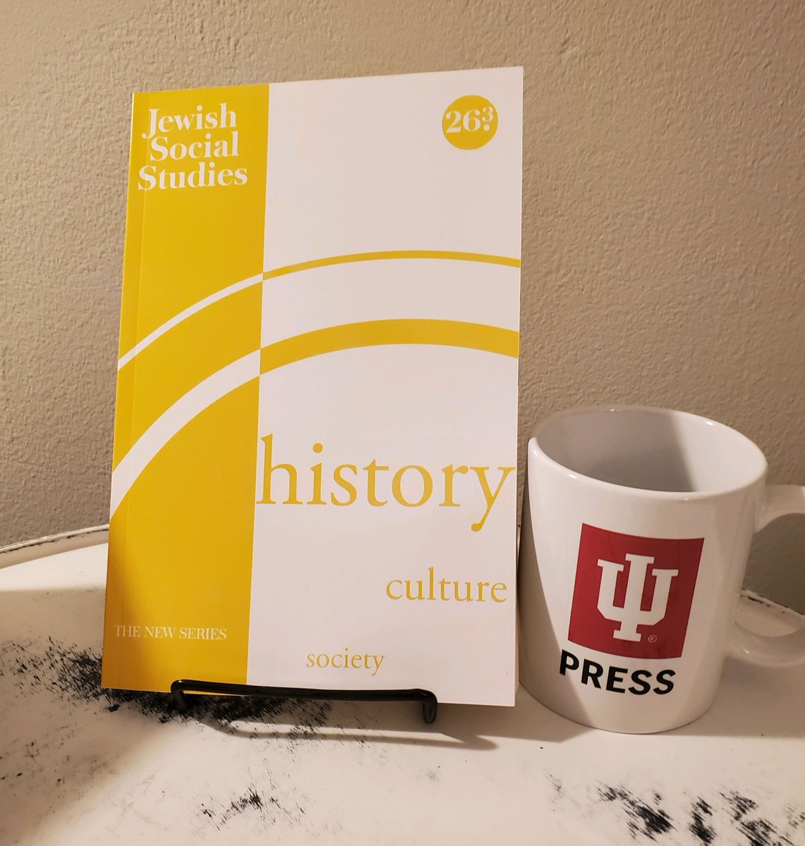 Begin scholarly research in your field @IUPJournals with Jewish Social Studies, Volume 26, #3, Fall 2021. In this issue: 'The Passionate Few': Youth and Yiddishism in American Jewish Culture. For more info: iupress.org/journals/jss/