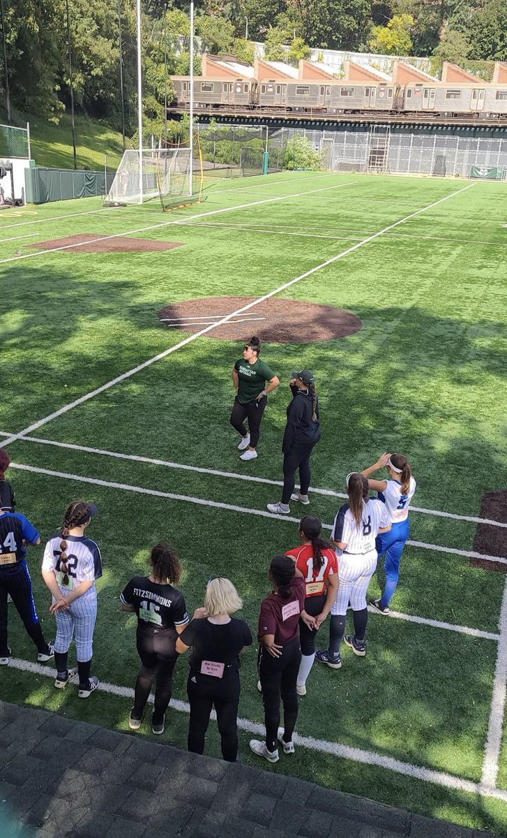 KateFitzsimmo23's tweet photo. Had a great day at @JaspersSoftball clinic! Lots of great feedback, drills, and instruction. Can’t wait for the next! Thank you @CoachCat10 @lauren_pitney !!! #gojaspers #takesalittlemoretobeabelle https://t.co/jYIHVpcpLE