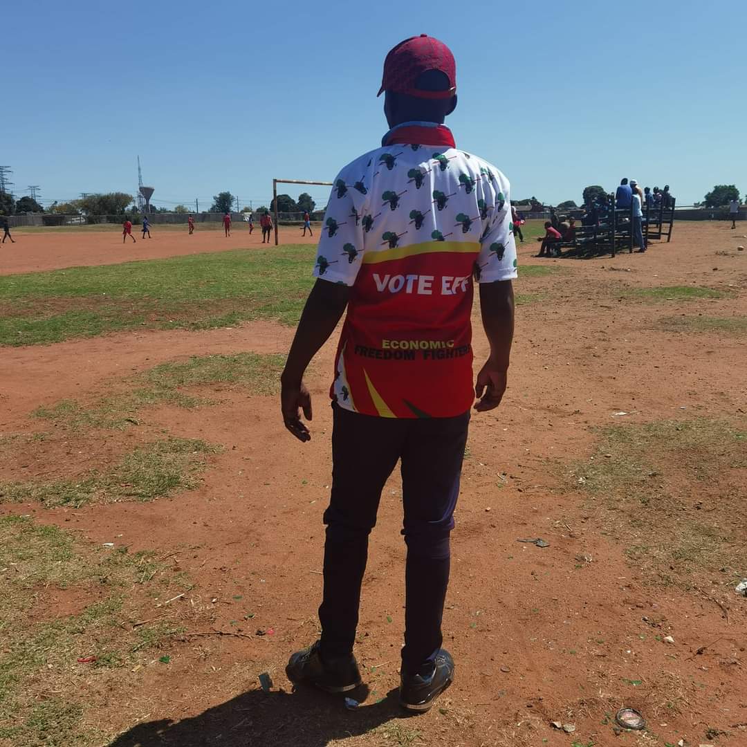 ERalethole's tweet photo. We're grounded, tsatsi ka le tsatsi, ground is our permanent home. #EFFWayawaya #FearFokolGeneration #VoteEFF #EFFTurns8 @EFFSouthAfrica https://t.co/4ZdpC0uazG