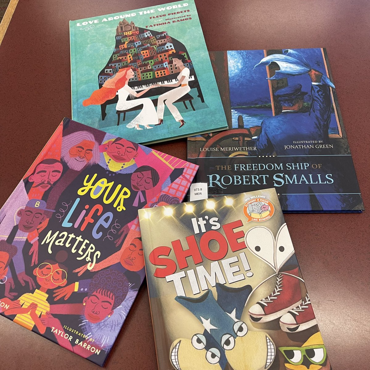 Rosie Herold (she/her) 📚✌🏽🏳️‍🌈✊🏾🤖❤️⚛️ tweet media