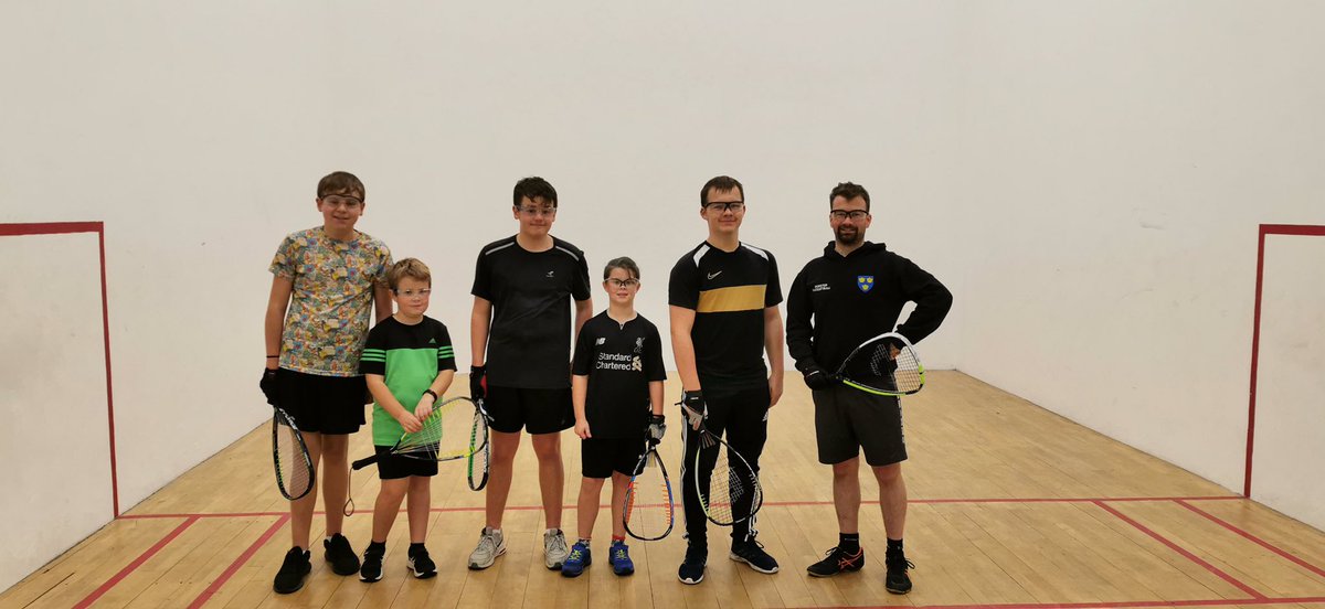 racquetballire's tweet photo. #BackToTheCourts Month Continues @ Arklow Racquetball Club
#RacquetballIreland held a Kickstart Racquetball Day with local club members - Johnny O Keeney holding a 2hr junior coaching clinic!
Well to everyone who took part! Great to see you all back on the courts!
#LetsGetBack https://t.co/hc490Ba40f